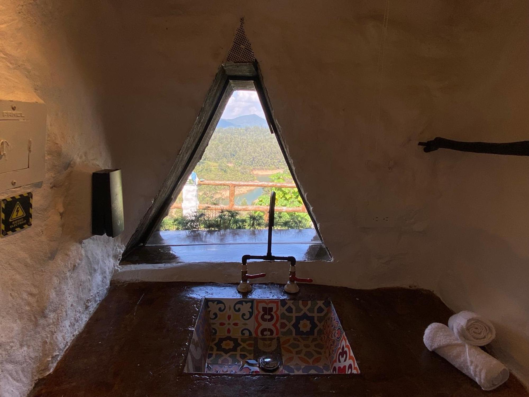 Hobbit Hotel Ecolodge- Guatapé Exteriör bild