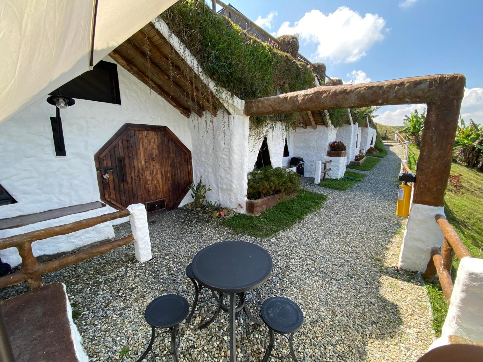 Hobbit Hotel Ecolodge- Guatapé Exteriör bild