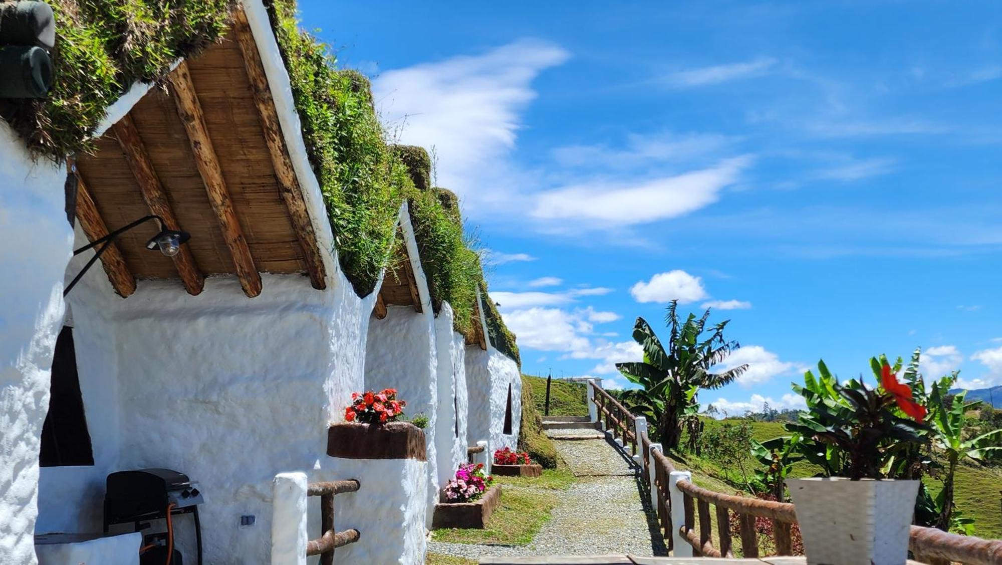 Hobbit Hotel Ecolodge- Guatapé Exteriör bild