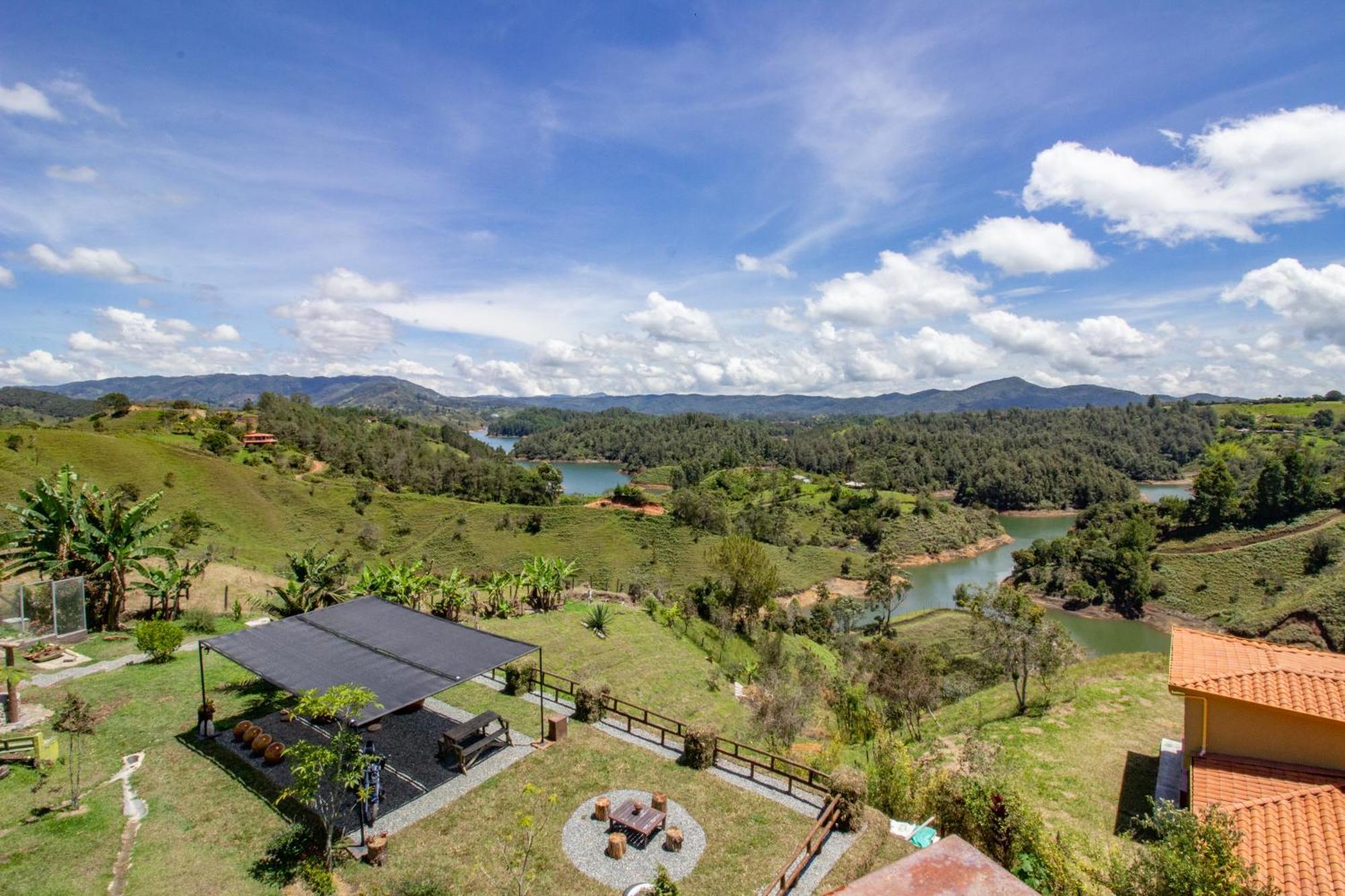 Hobbit Hotel Ecolodge- Guatapé Exteriör bild