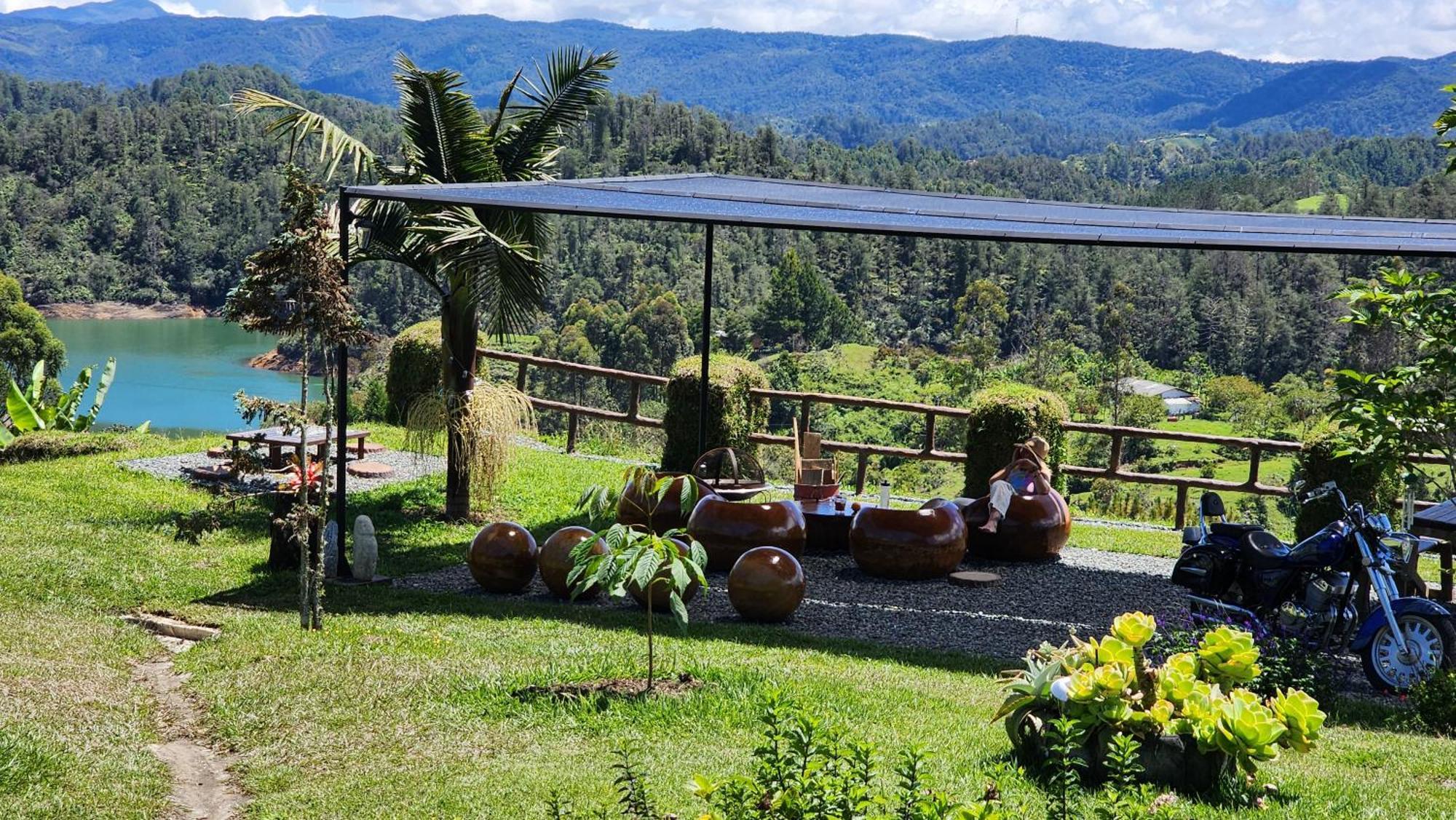 Hobbit Hotel Ecolodge- Guatapé Exteriör bild